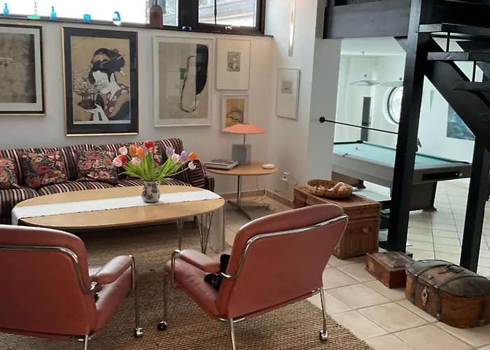 Exclusive Rental Of The Entire Spacious Ground Floor
