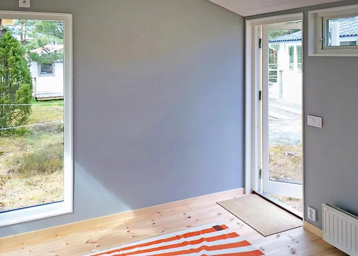 3 Bedroom Awesome Home In Vikbolandet